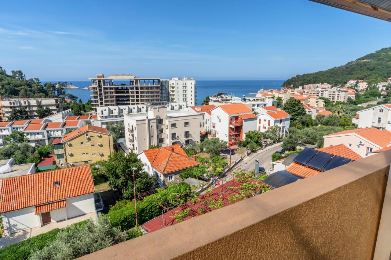 Apartments Pod Lozom With Seaview Petrovac Ruang foto