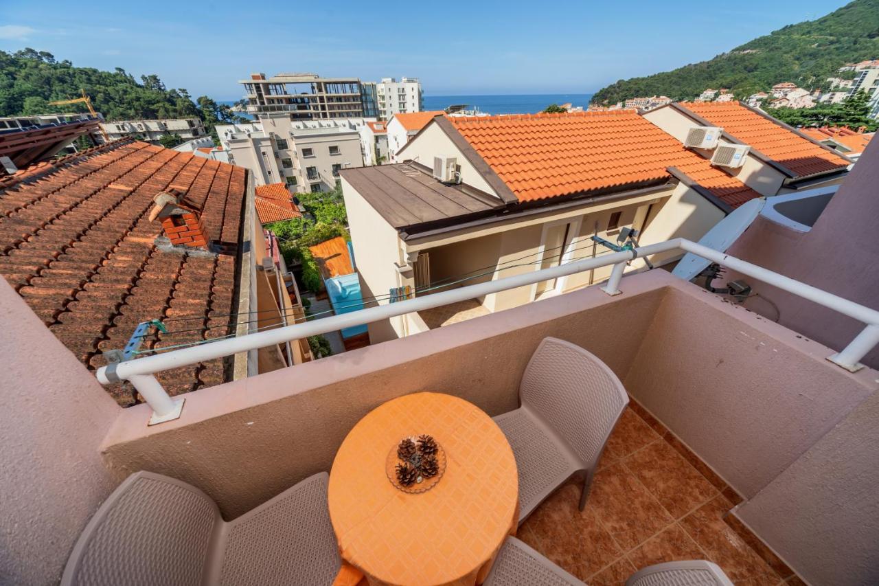 Apartments Pod Lozom With Seaview Petrovac Ruang foto