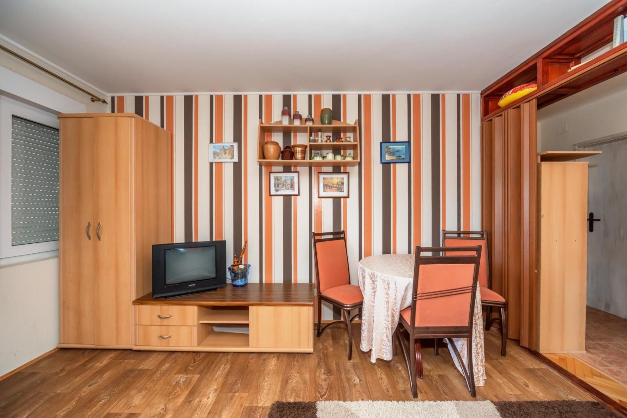 Apartments Pod Lozom With Seaview Petrovac Ruang foto