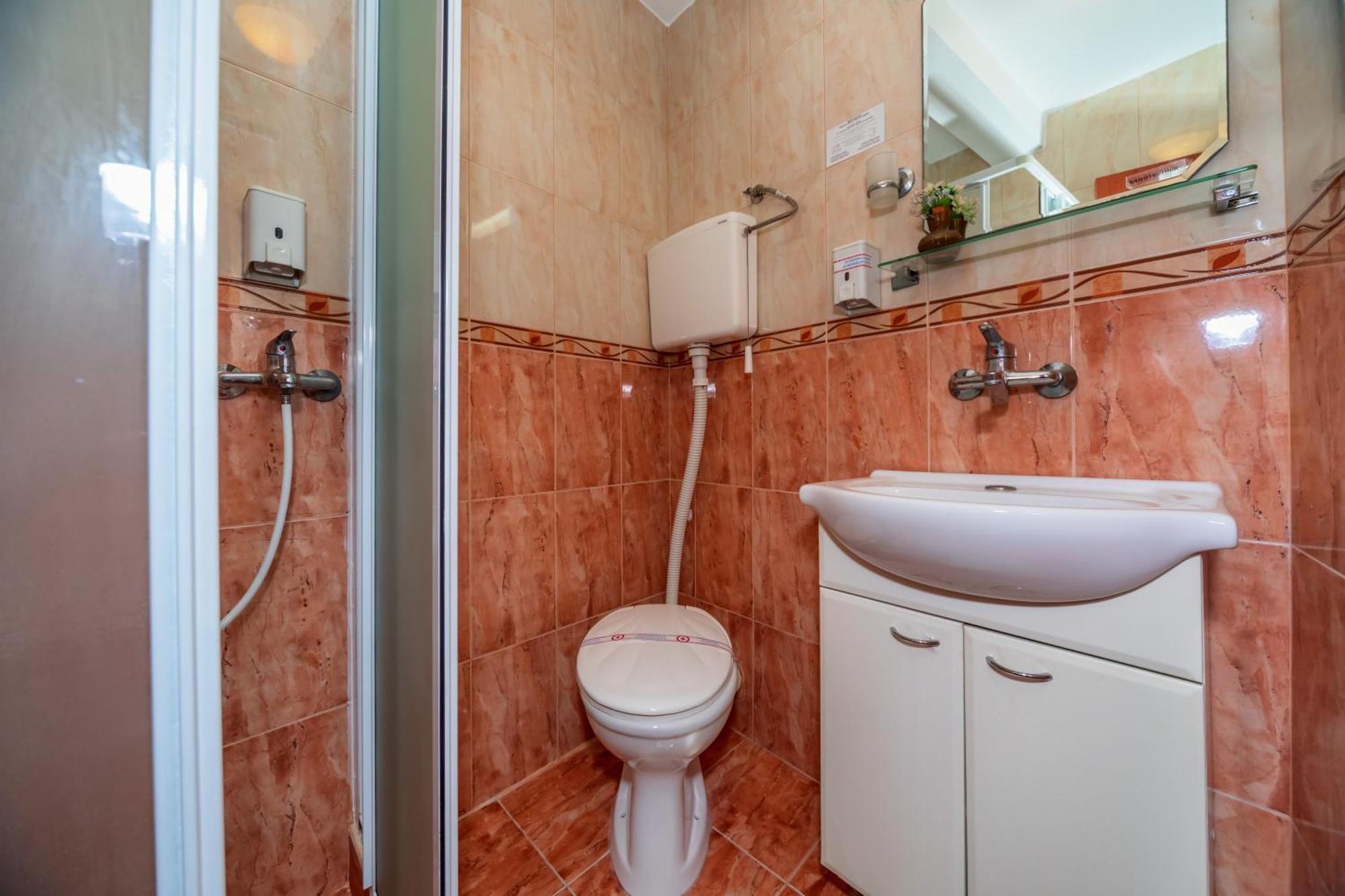 Apartments Pod Lozom With Seaview Petrovac Ruang foto